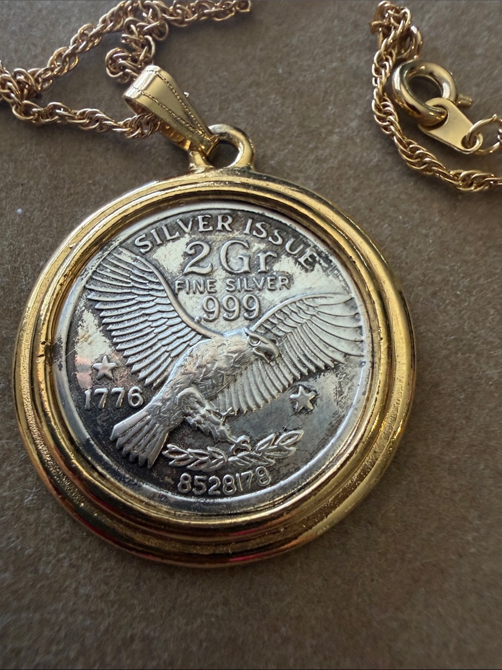 1776 Silver Issue 2 Gr .999 vintage silver with gold tone surround pendant